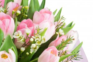 a bouquet of pink flowers