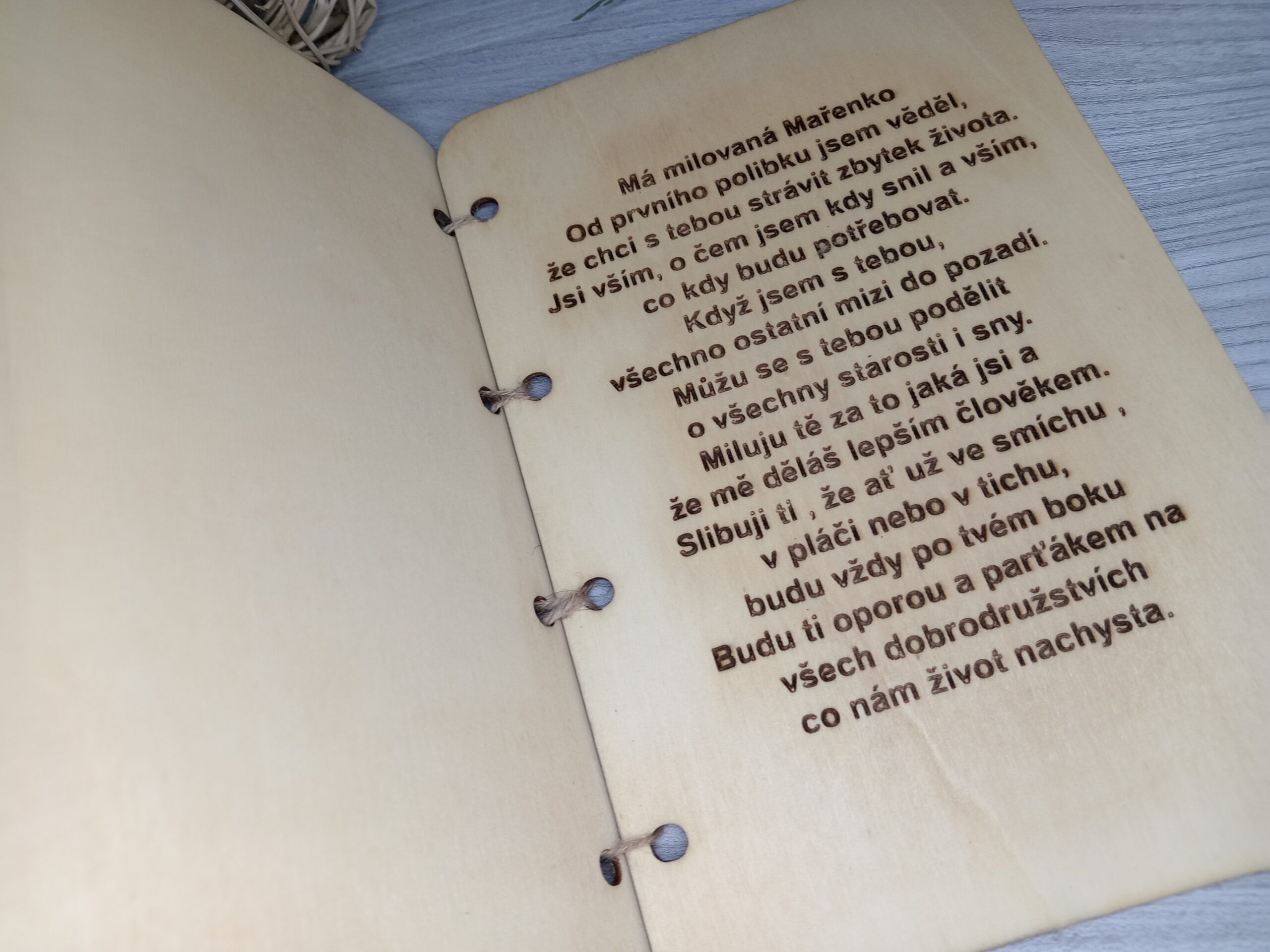 Dřevěný svatební slib