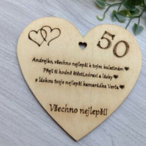 Dřevěné srdce na zeď - dárek k 50 narozeninám