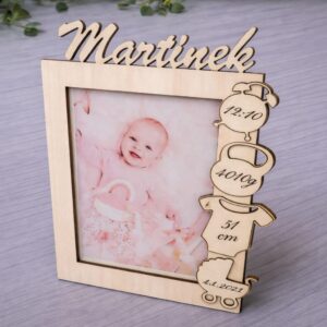 Dřevěný fotorámeček se jménem