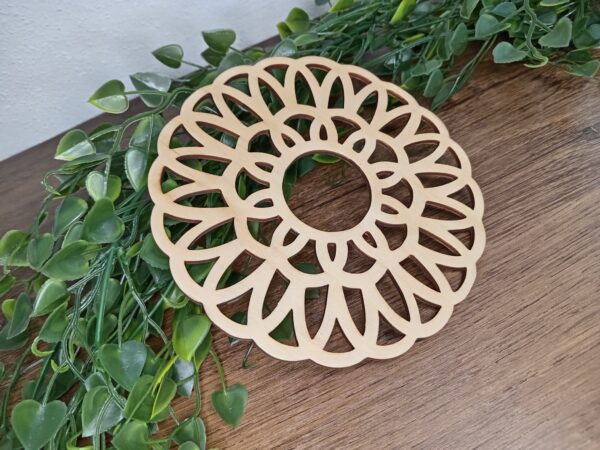 Dřevěná mandala na stěnu - 15 x 15cm