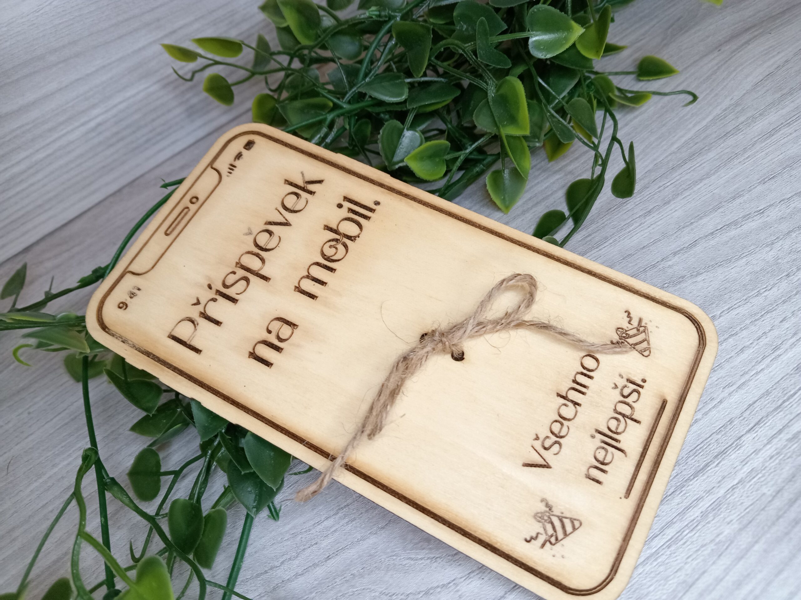 Dřevěný příspěvek na mobil