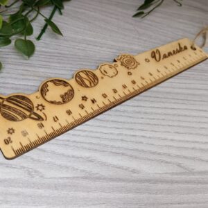 Dřevěné pravítko pro děti – Planety 20 cm