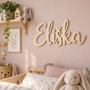 Dřevěné jméno na stěnu do dětského pokoje